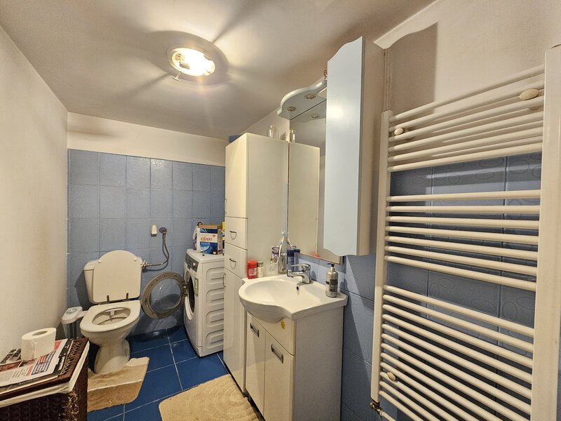 Laminorului, casa de vanzare, parter + pod, 124 mp, curte, parcare.