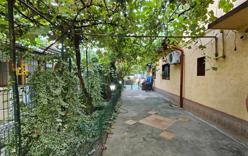 Laminorului, casa de vanzare, parter + pod, 124 mp, curte, parcare.
